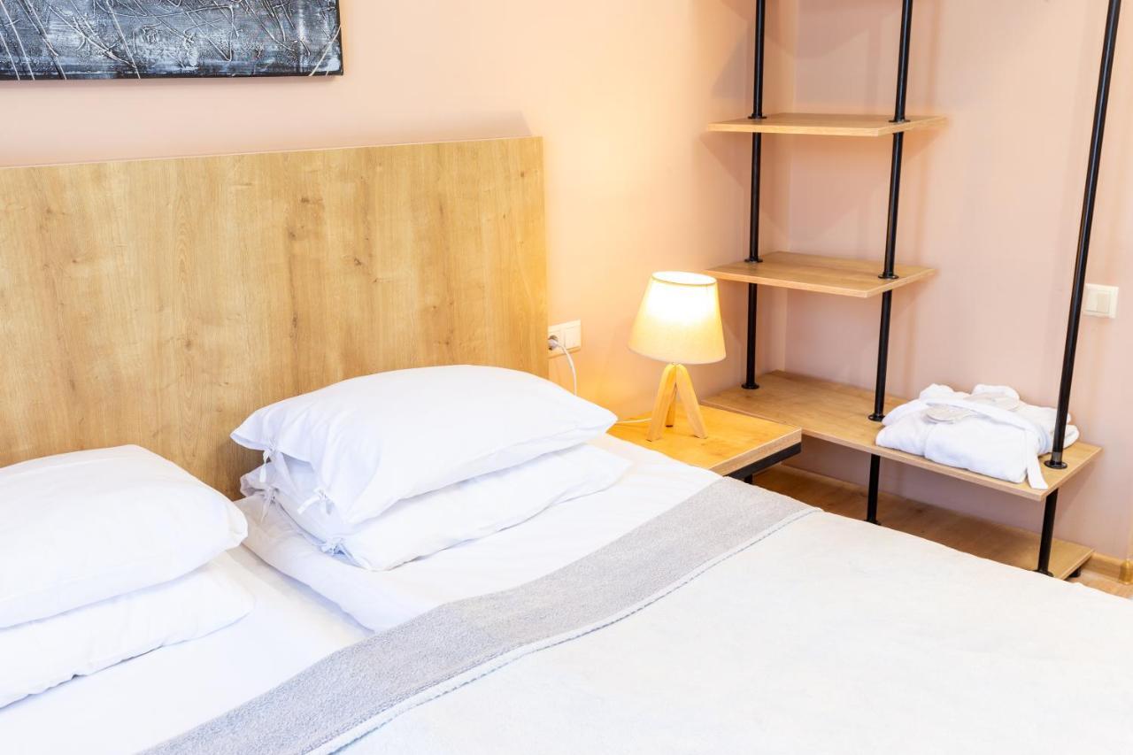 Hotel N16 Batoemi Buitenkant foto
