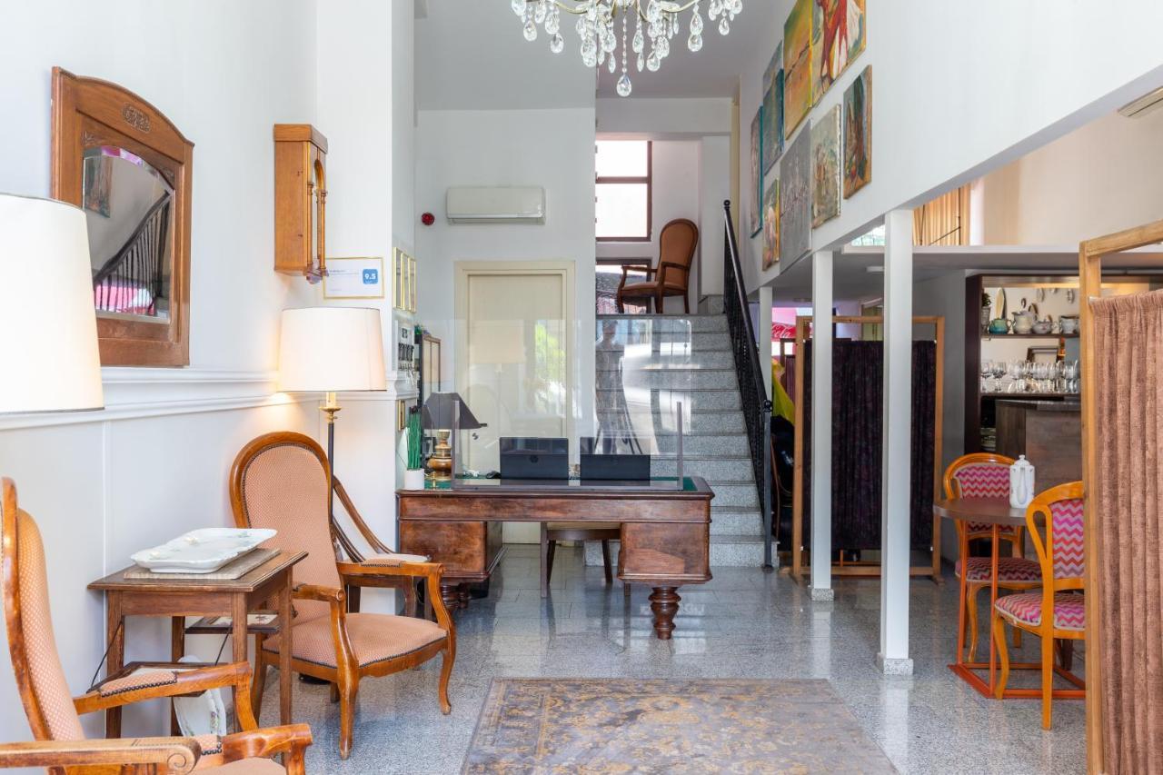 Hotel N16 Batoemi Buitenkant foto