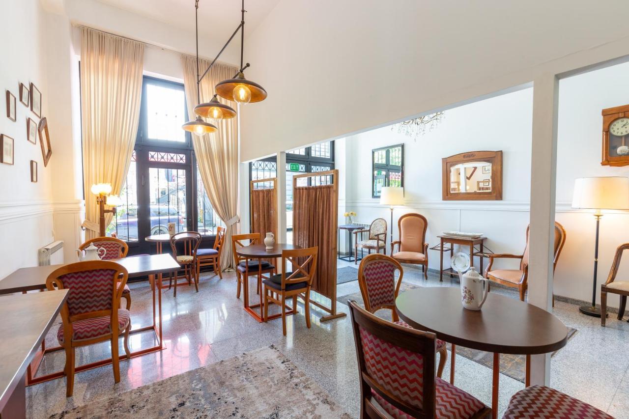 Hotel N16 Batoemi Buitenkant foto